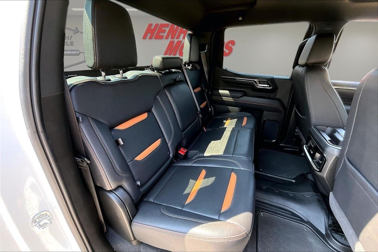GMC Sierra 1500 4WD Crew Cab 147" AT4 2025