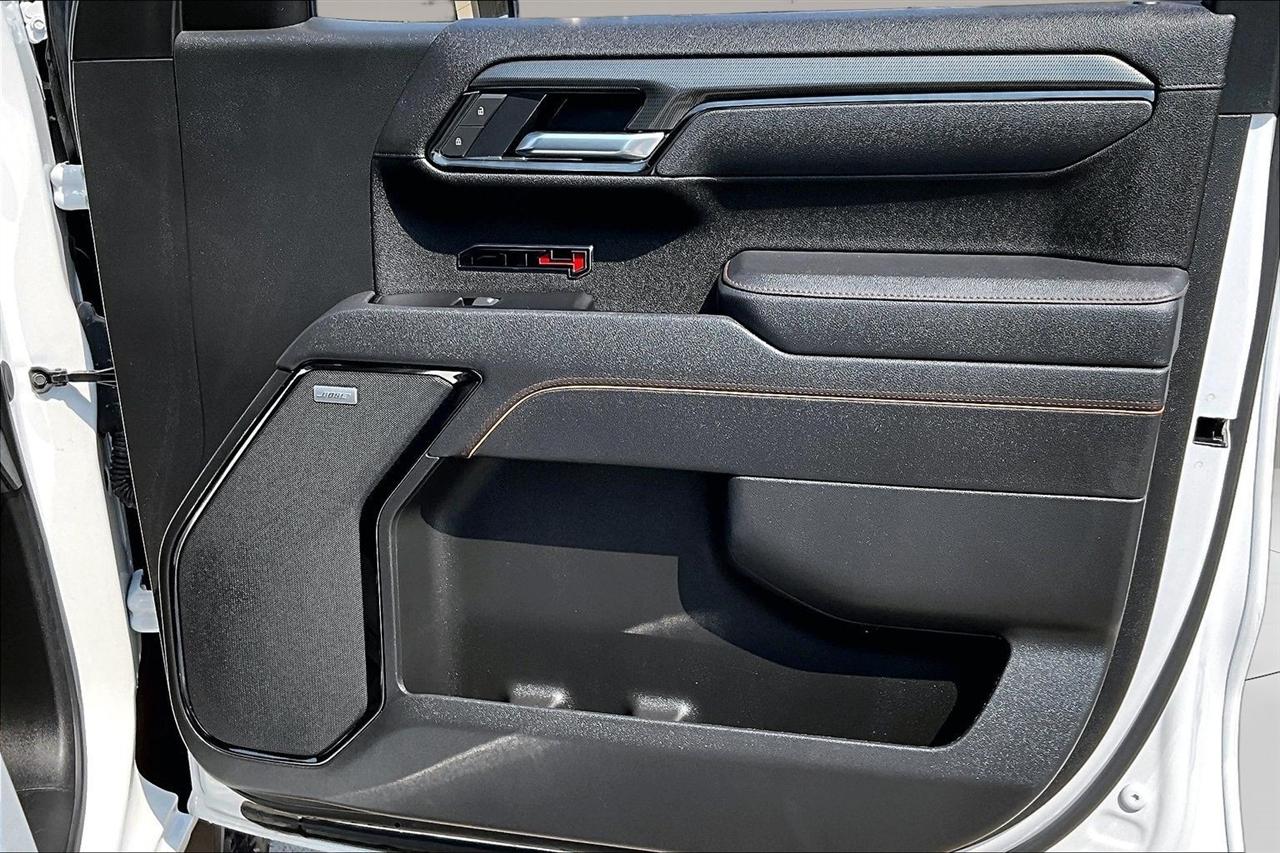 GMC Sierra 1500 4WD Crew Cab 147" AT4 2025