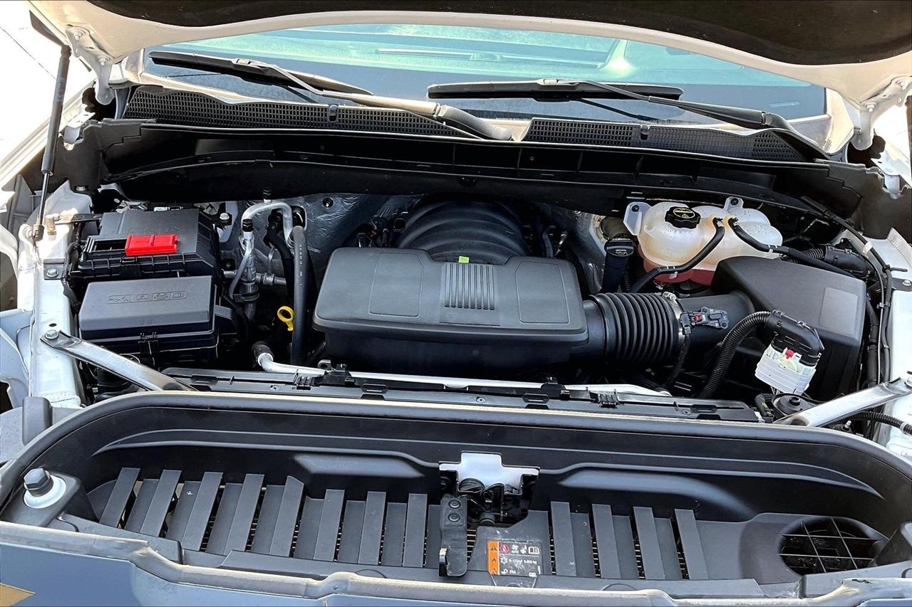 GMC Sierra 1500 4WD Crew Cab 147" AT4 2025