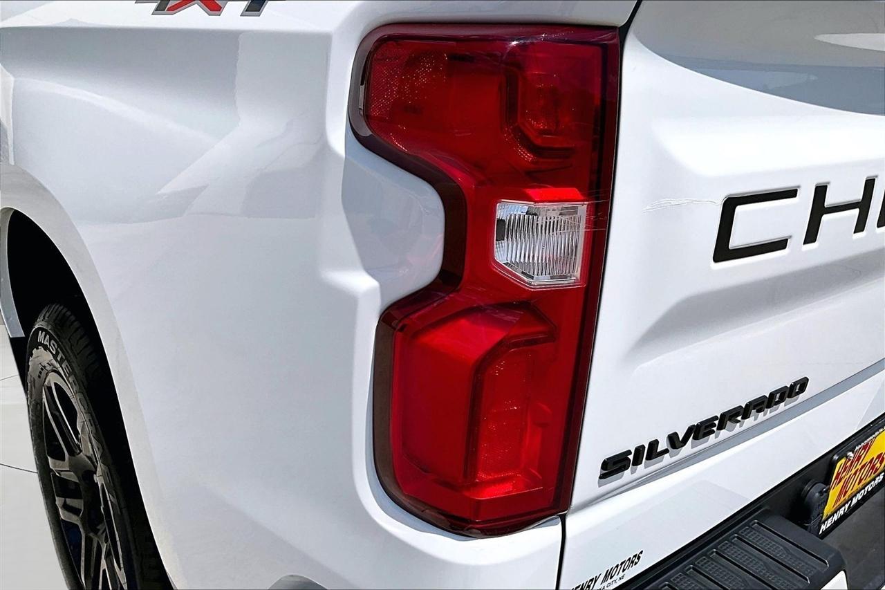 Chevrolet Silverado 1500 4WD Crew Cab 147" RST 2023