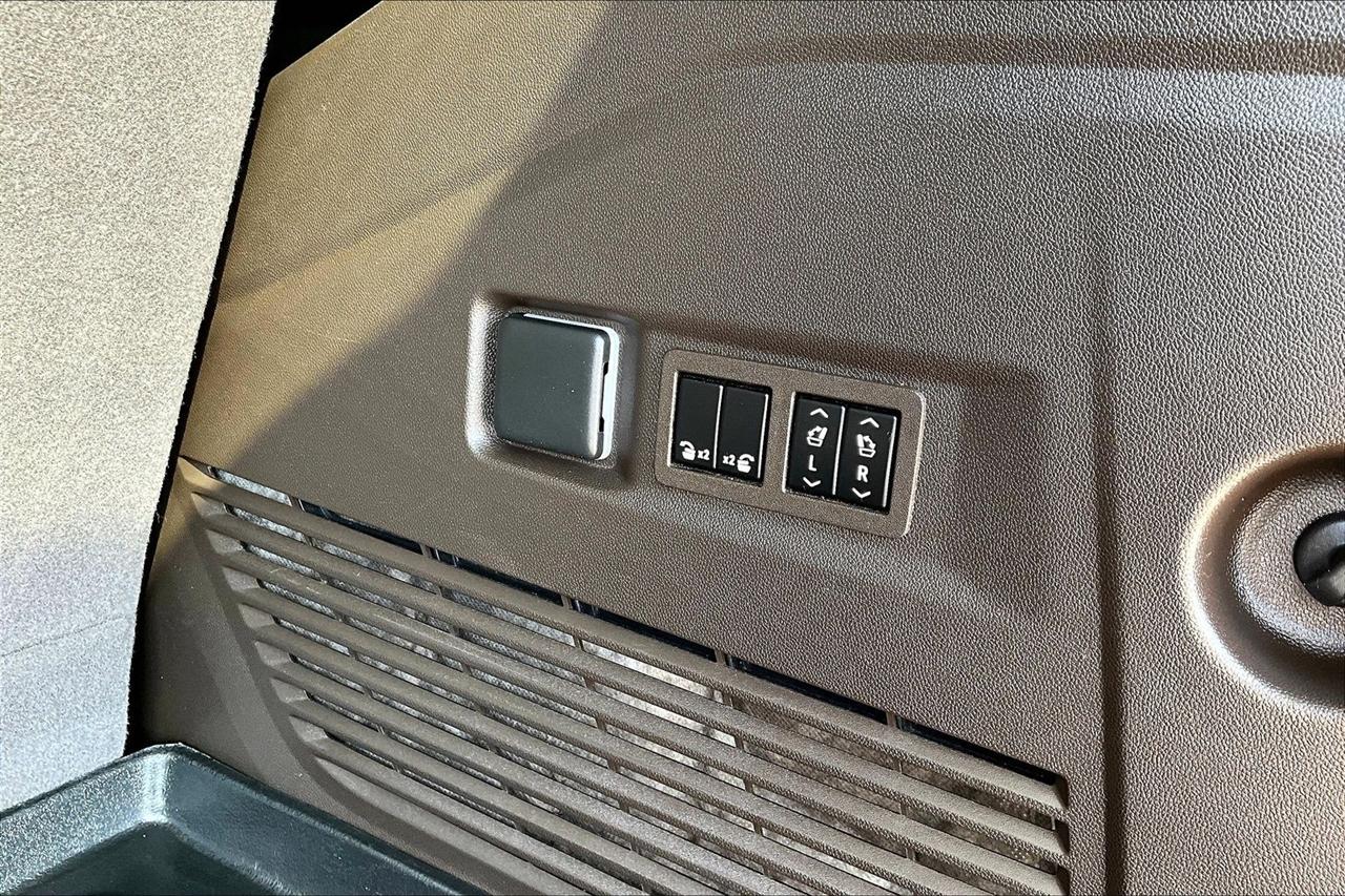GMC Yukon 4WD 4dr Denali 2023