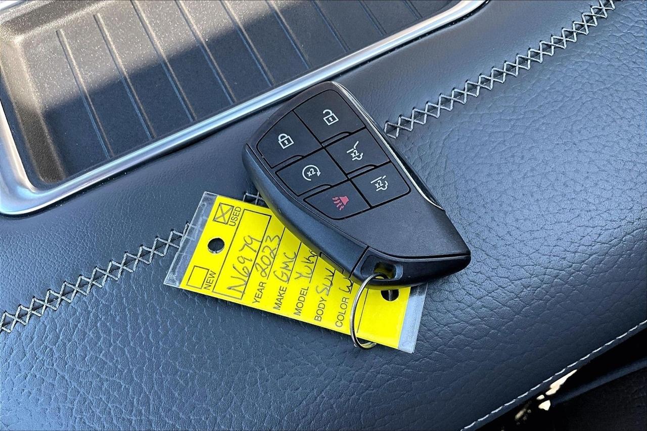 GMC Yukon 4WD 4dr Denali 2023