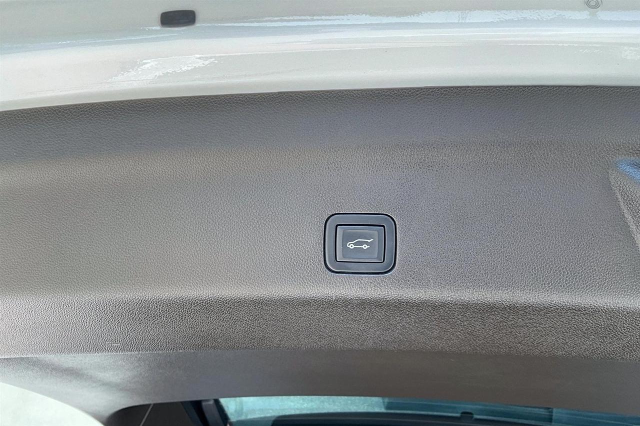 GMC Yukon 4WD 4dr Denali 2023