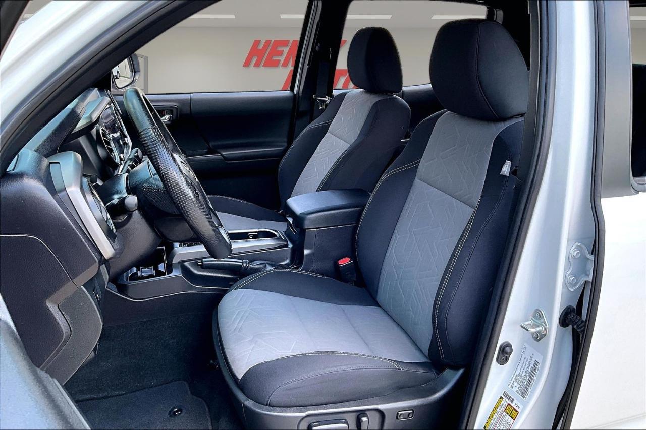 Toyota Tacoma 4WD TRD Sport Double Cab 5' Bed AT (Natl) 2022