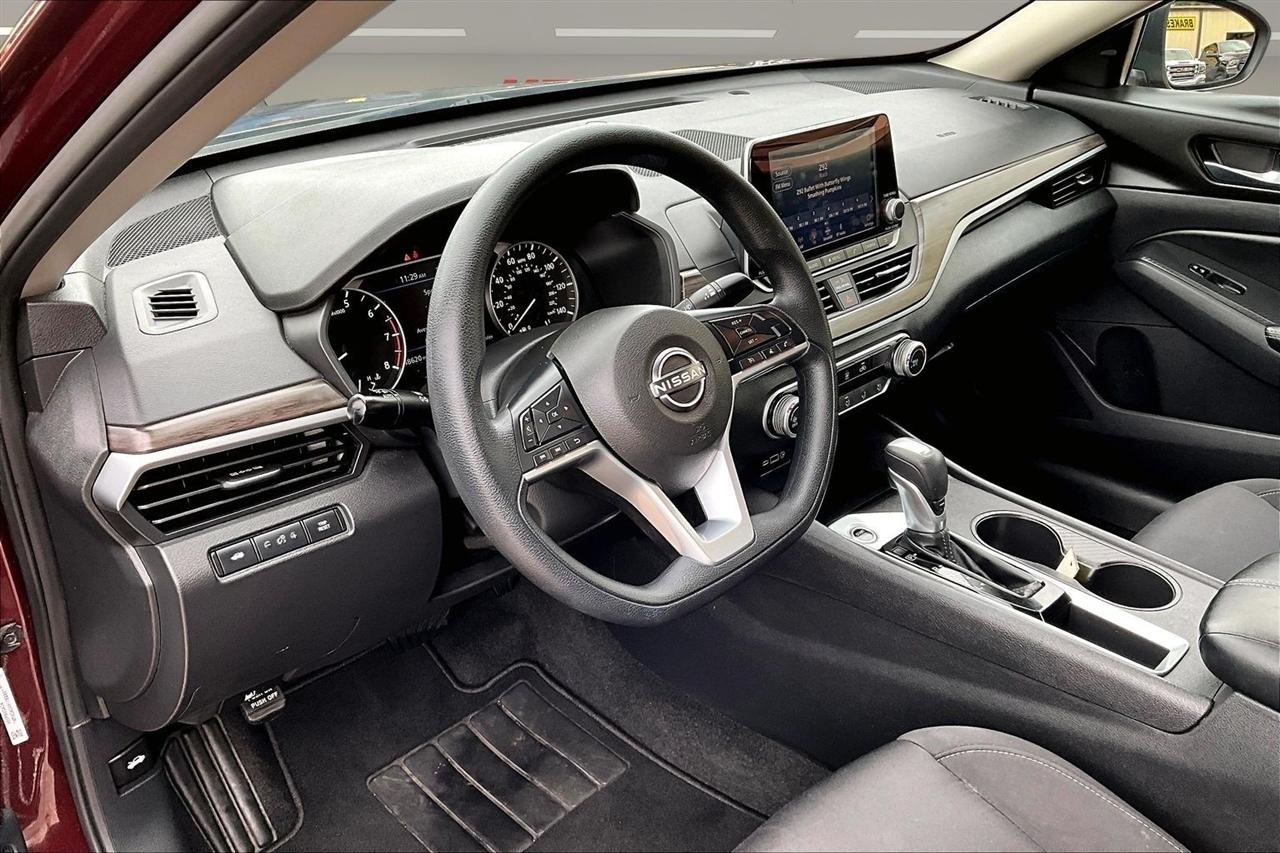 Nissan Altima SV FWD 2025