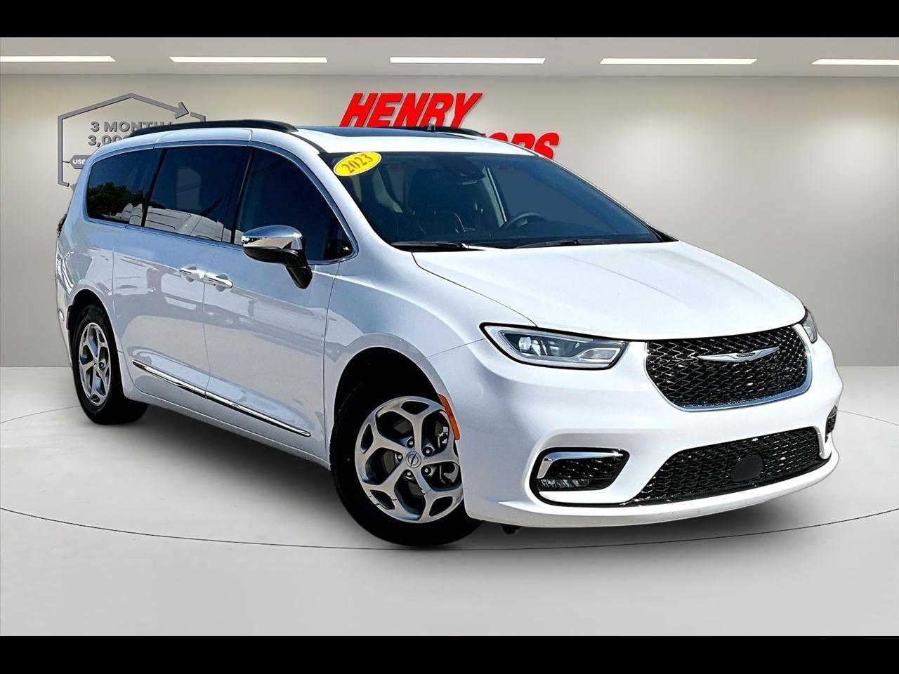 2023 Chrysler Pacifica Limited FWD