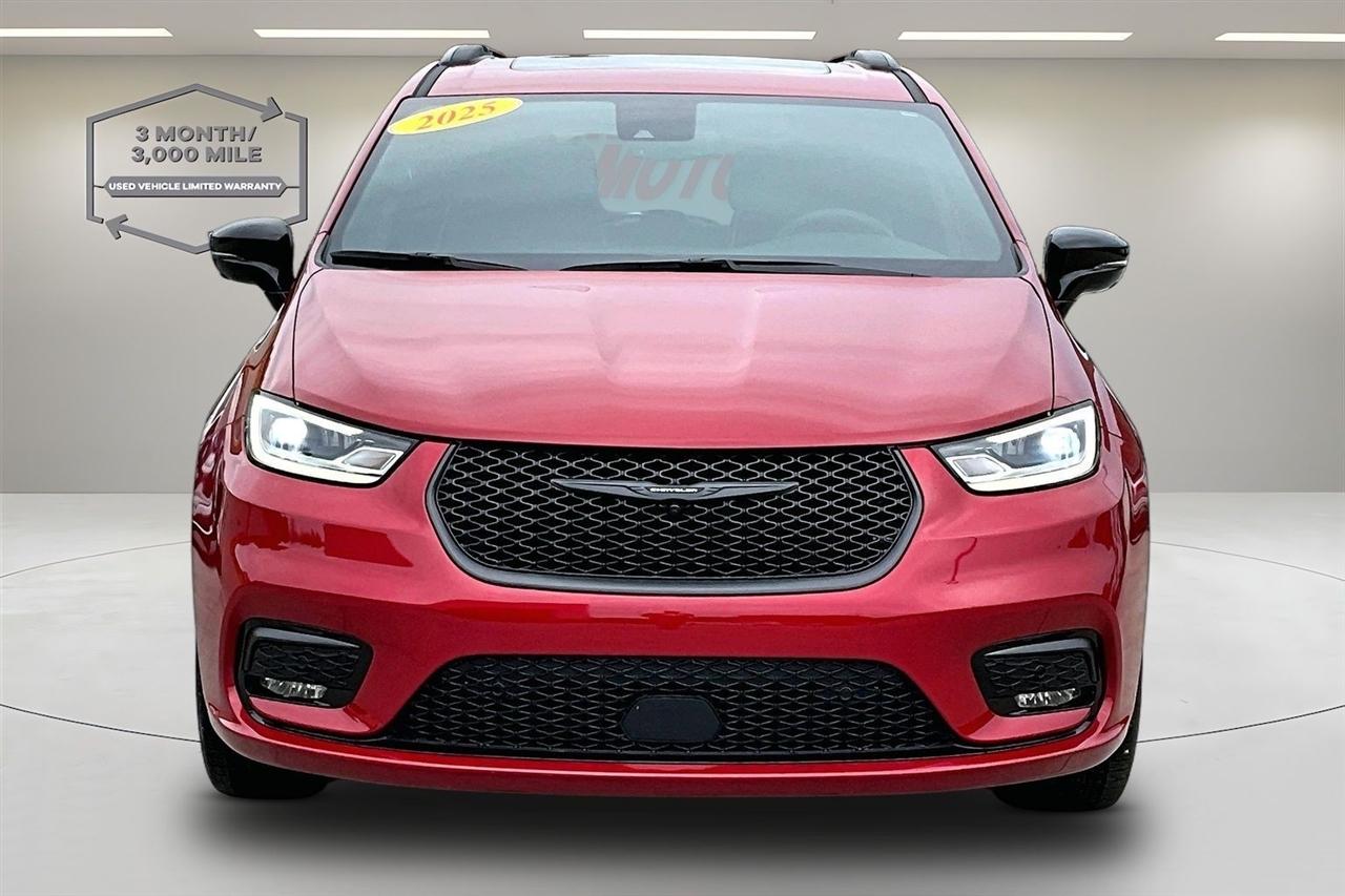 Chrysler Pacifica Limited AWD 2025