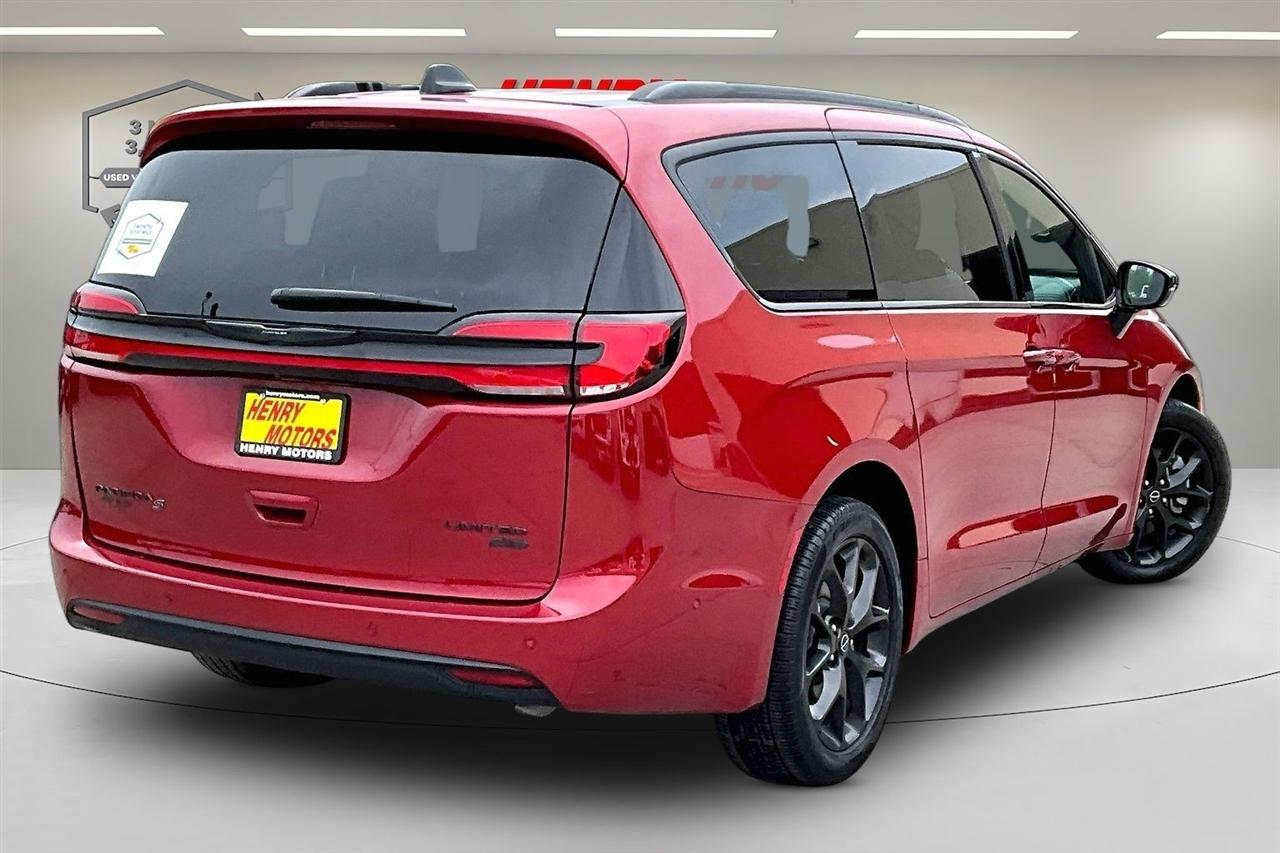 Chrysler Pacifica Limited AWD 2025