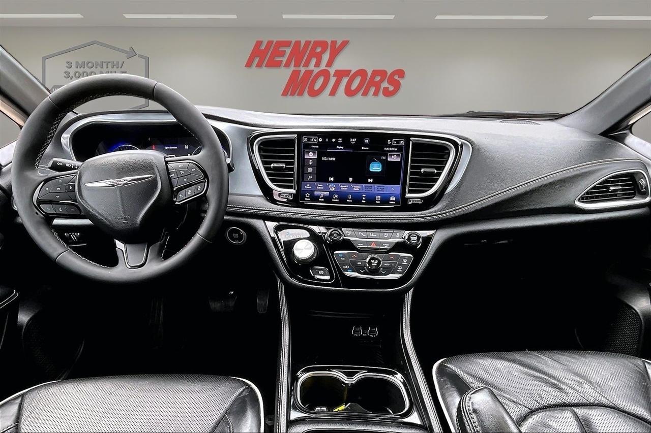 Chrysler Pacifica Limited AWD 2025