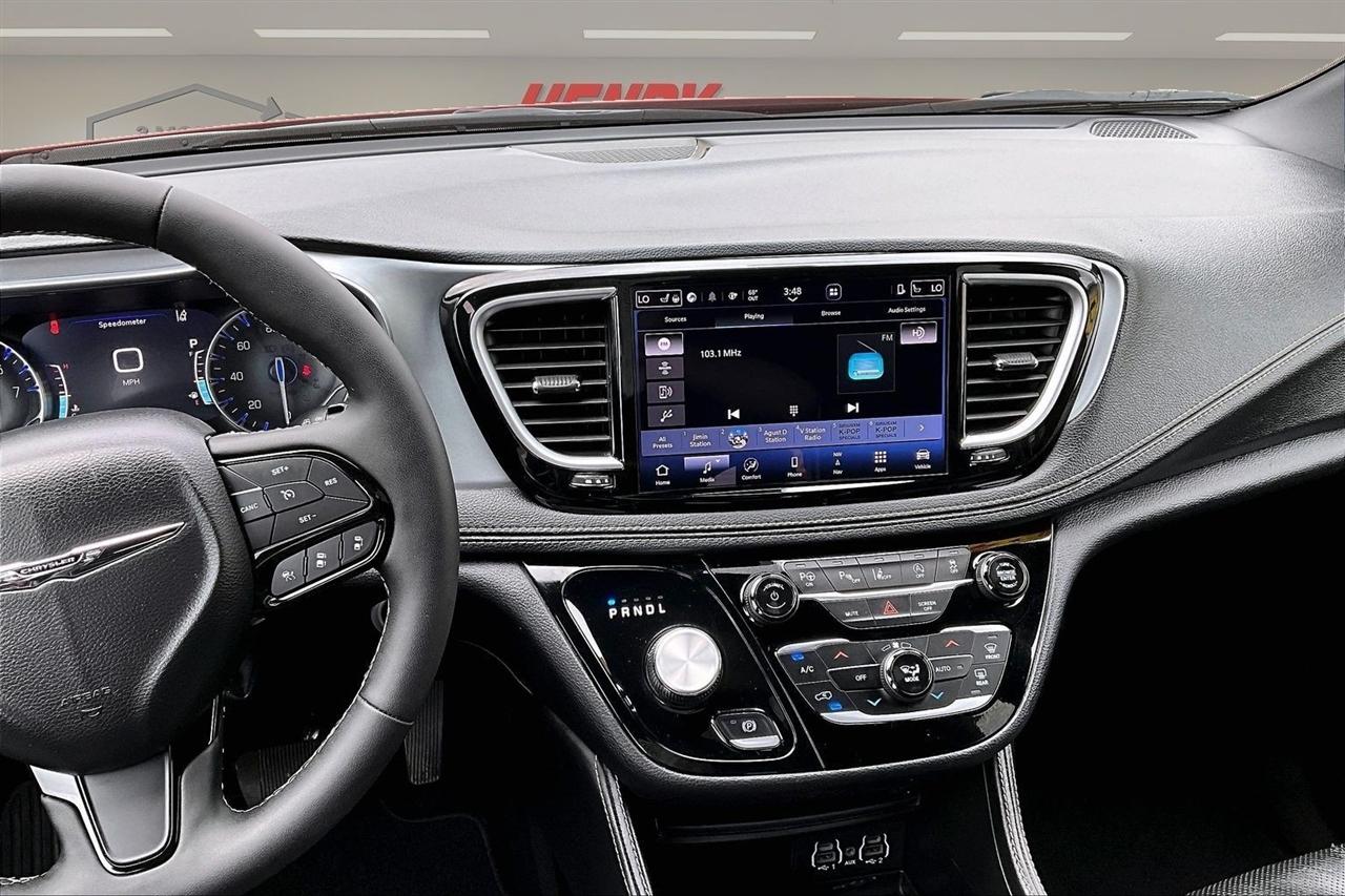 Chrysler Pacifica Limited AWD 2025