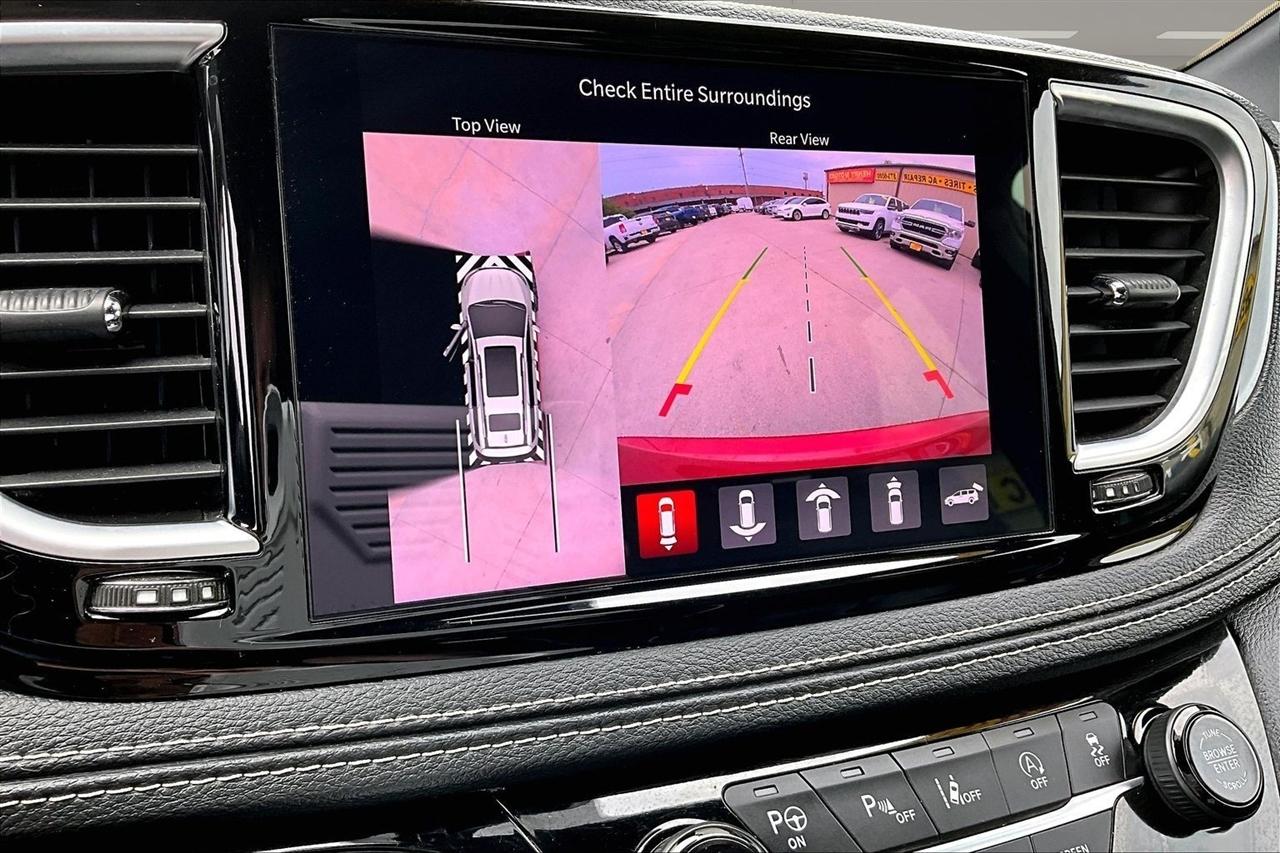 Chrysler Pacifica Limited AWD 2025