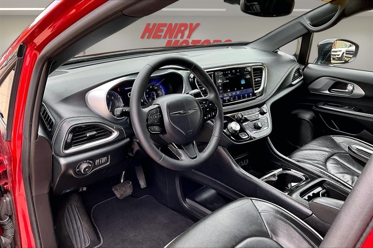 Chrysler Pacifica Limited AWD 2025