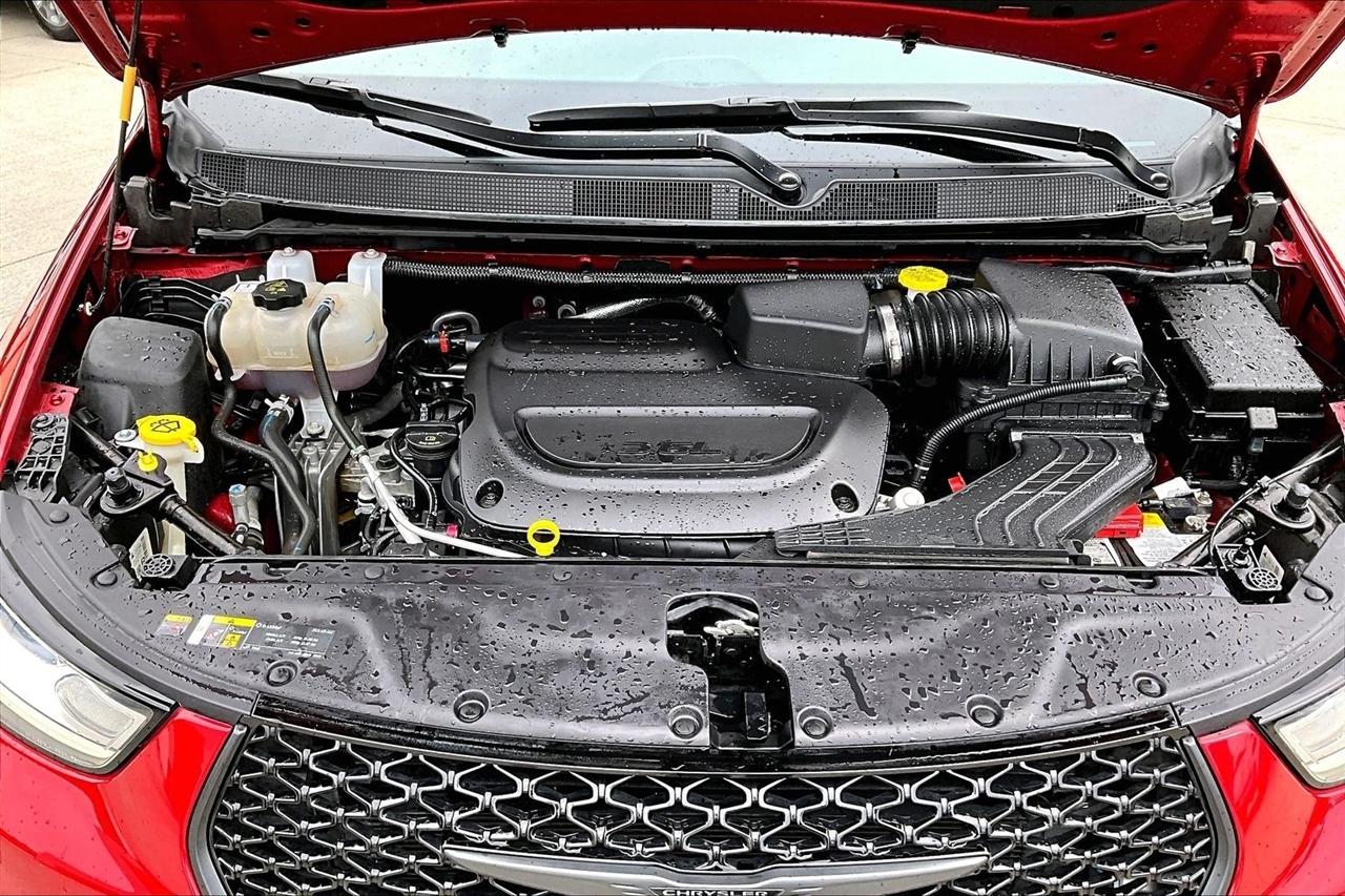 Chrysler Pacifica Limited AWD 2025