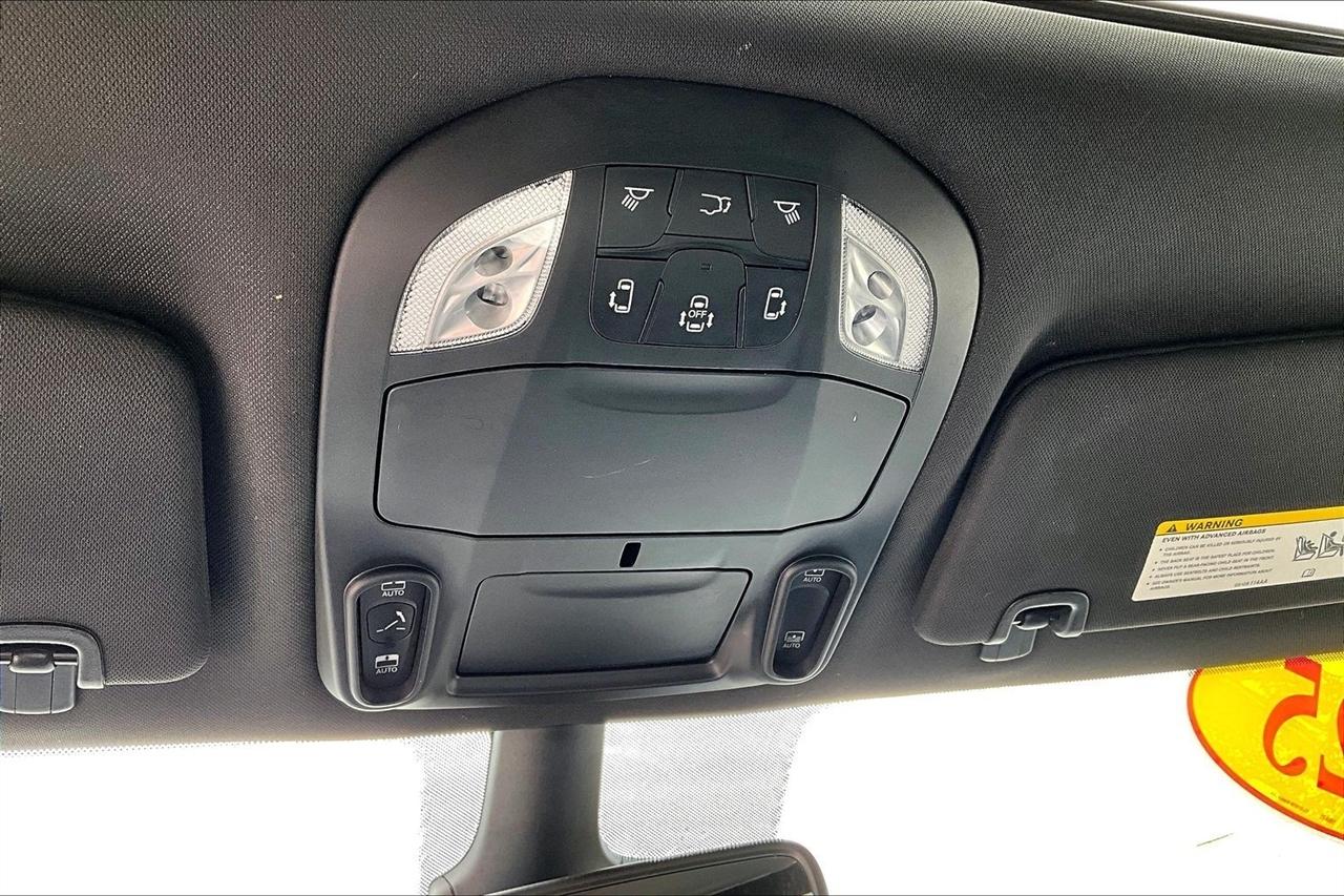 Chrysler Pacifica Limited AWD 2025