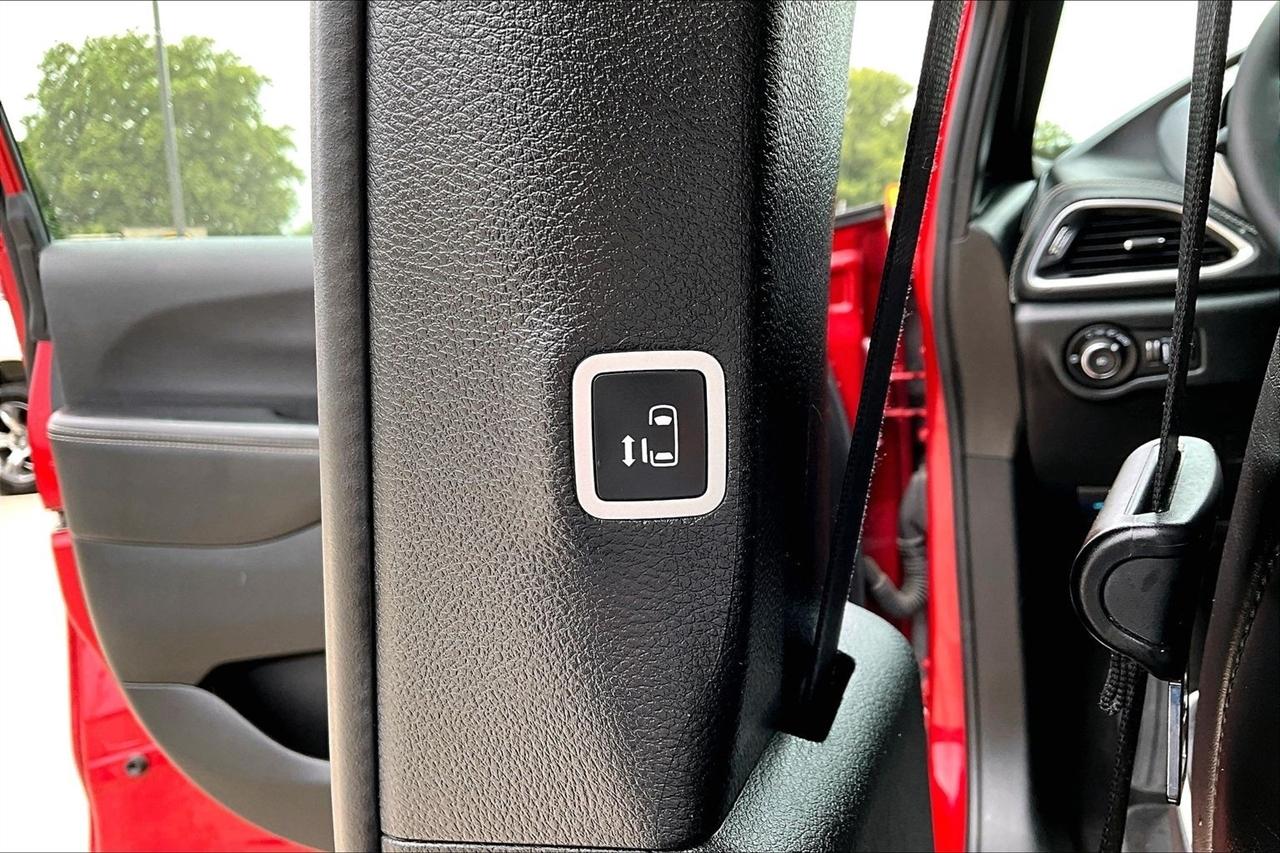 Chrysler Pacifica Limited AWD 2025