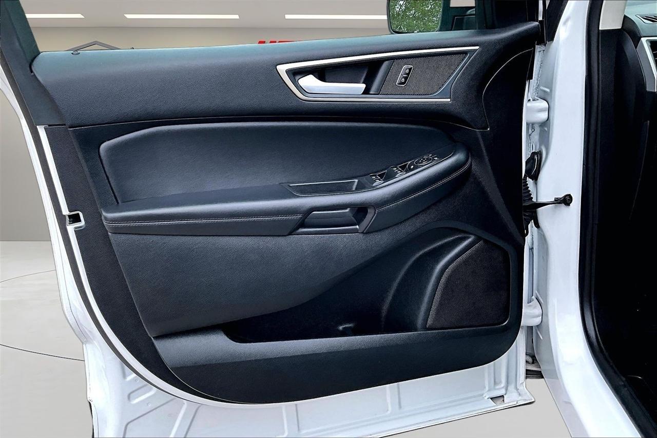 Ford Edge photo 21
