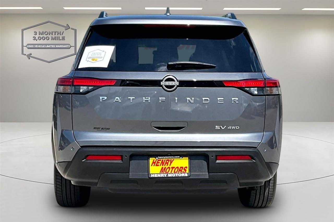 Nissan Pathfinder SV 4WD 2024