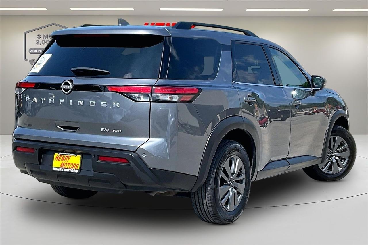 Nissan Pathfinder SV 4WD 2024
