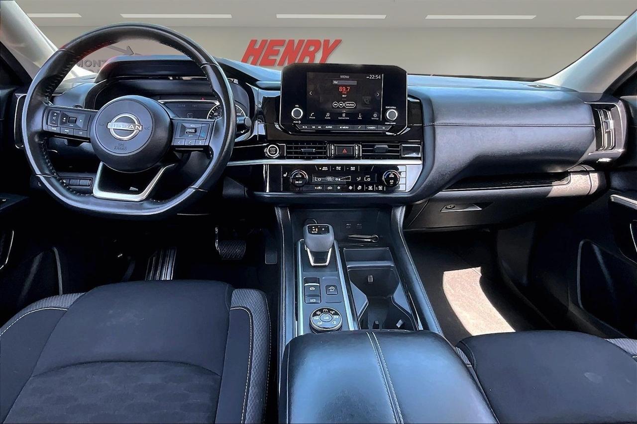 Nissan Pathfinder SV 4WD 2024