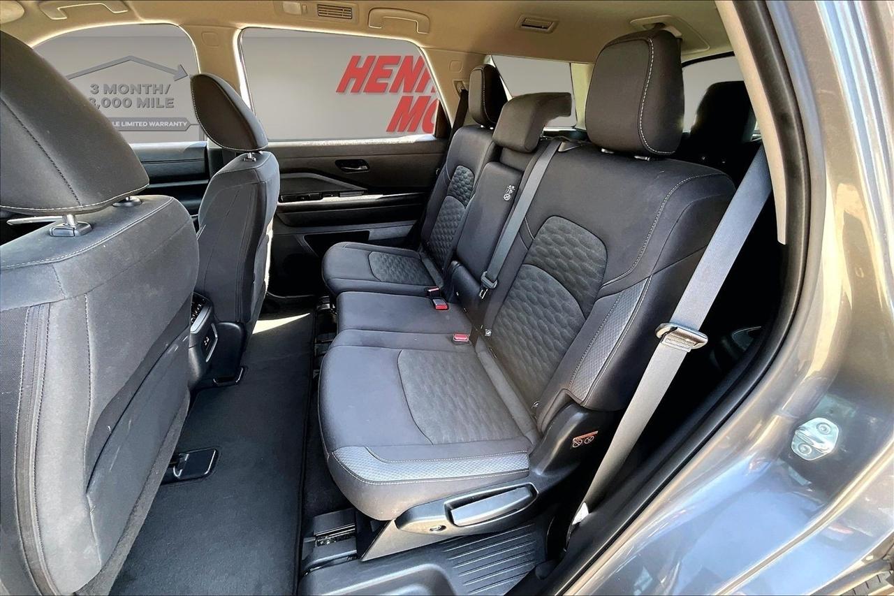 Nissan Pathfinder SV 4WD 2024