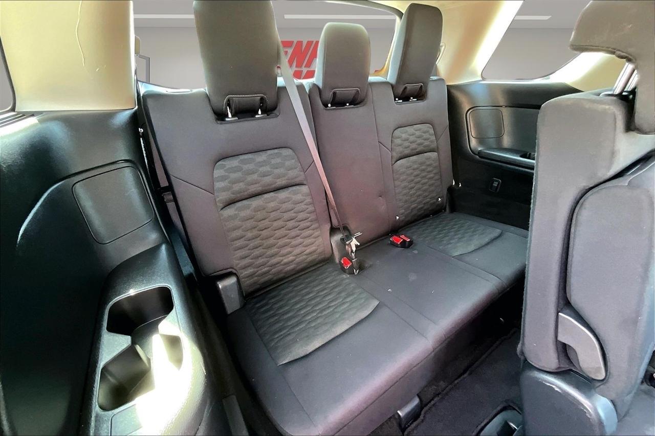 Nissan Pathfinder SV 4WD 2024