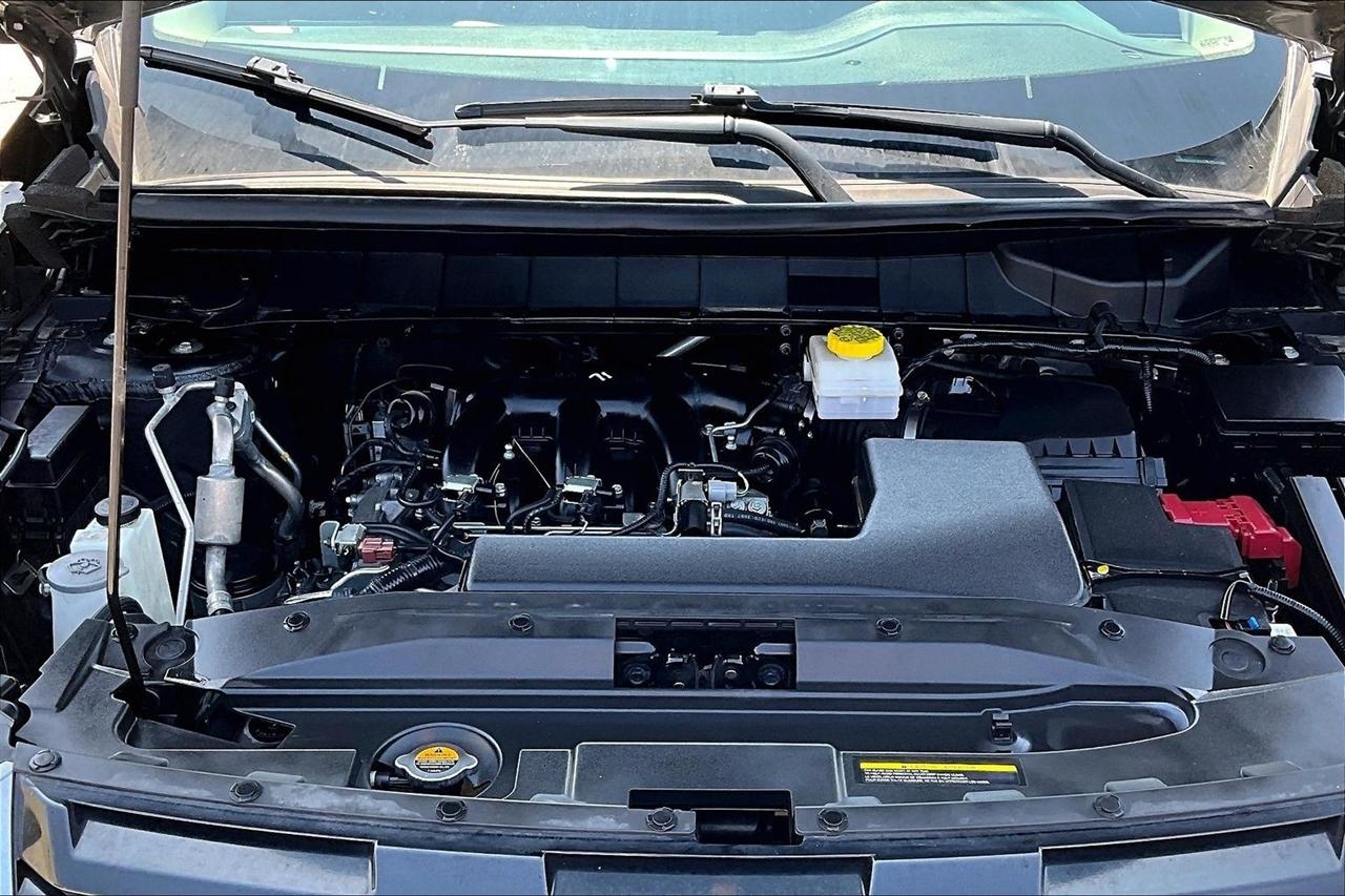 Nissan Pathfinder SV 4WD 2024