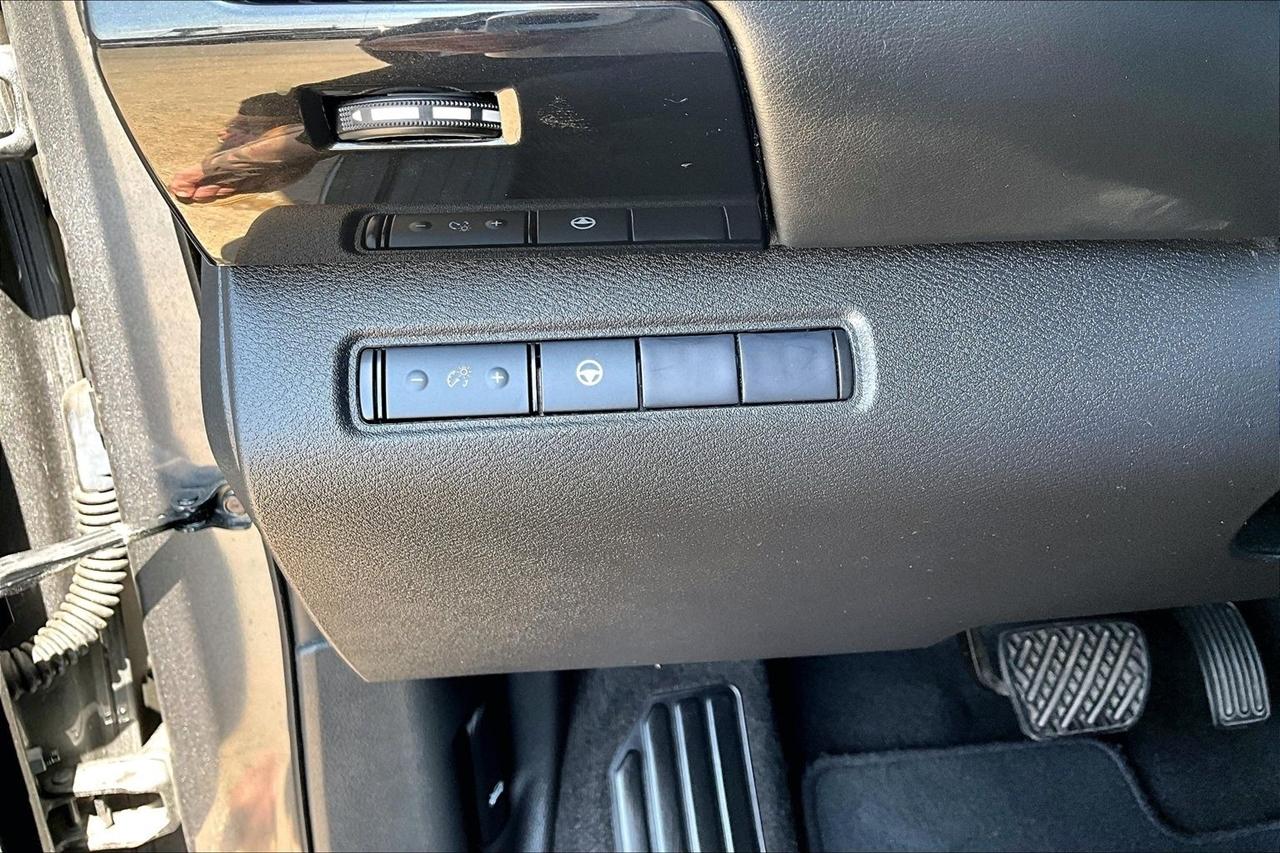 Nissan Pathfinder SV 4WD 2024