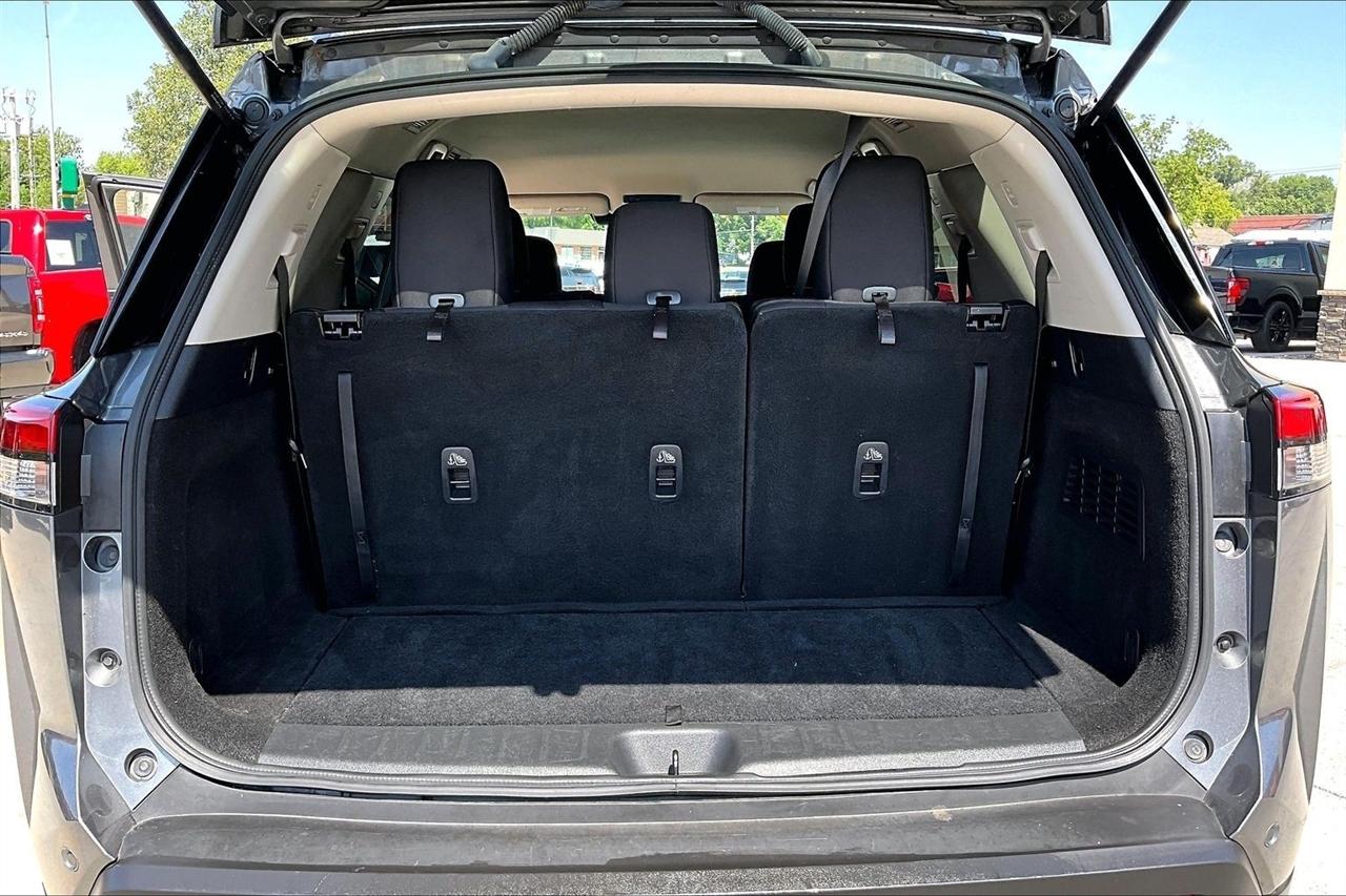 Nissan Pathfinder SV 4WD 2024