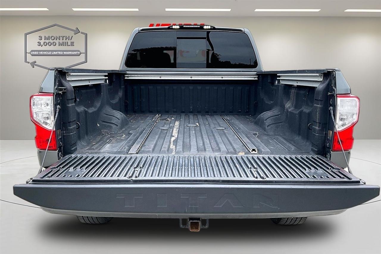 Nissan Titan XD 4WD Crew Cab SV Gas 2016