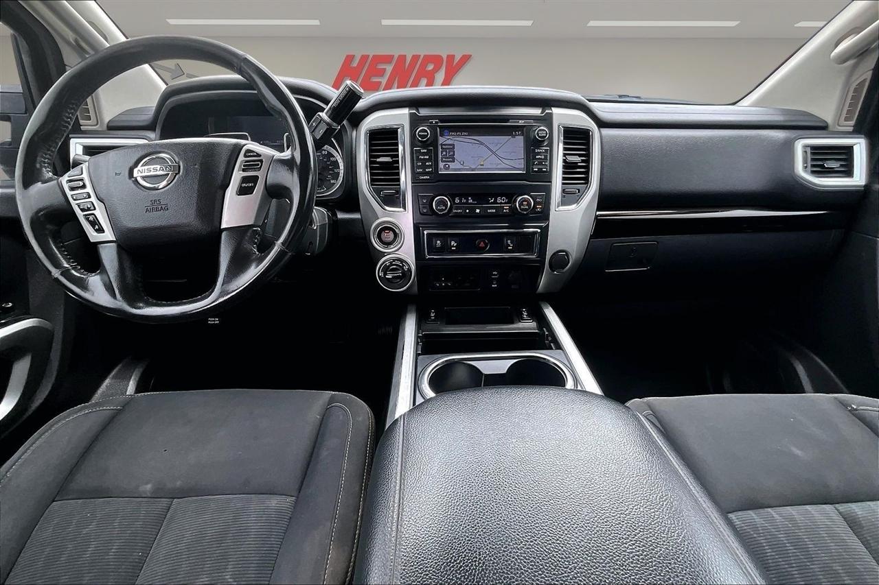 Nissan Titan XD 4WD Crew Cab SV Gas 2016