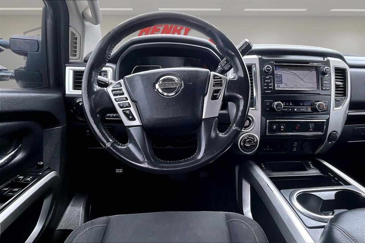 Nissan Titan XD 4WD Crew Cab SV Gas 2016