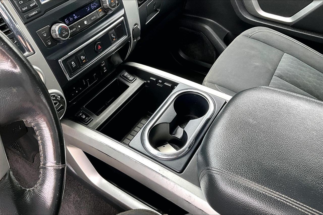 Nissan Titan XD 4WD Crew Cab SV Gas 2016