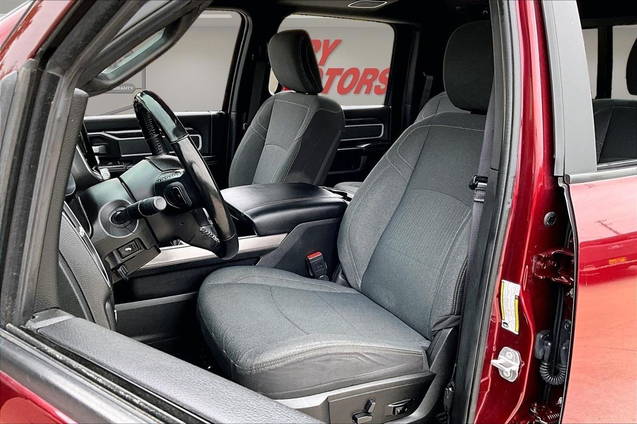 RAM 2500 Big Horn 4x4 Crew Cab 6'4" Box 2021