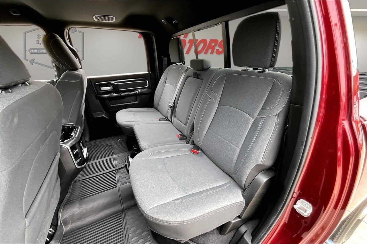 RAM 2500 Big Horn 4x4 Crew Cab 6'4" Box 2021