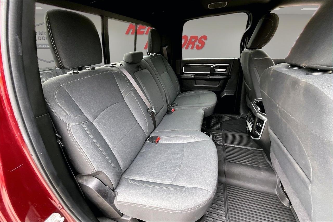RAM 2500 Big Horn 4x4 Crew Cab 6'4" Box 2021