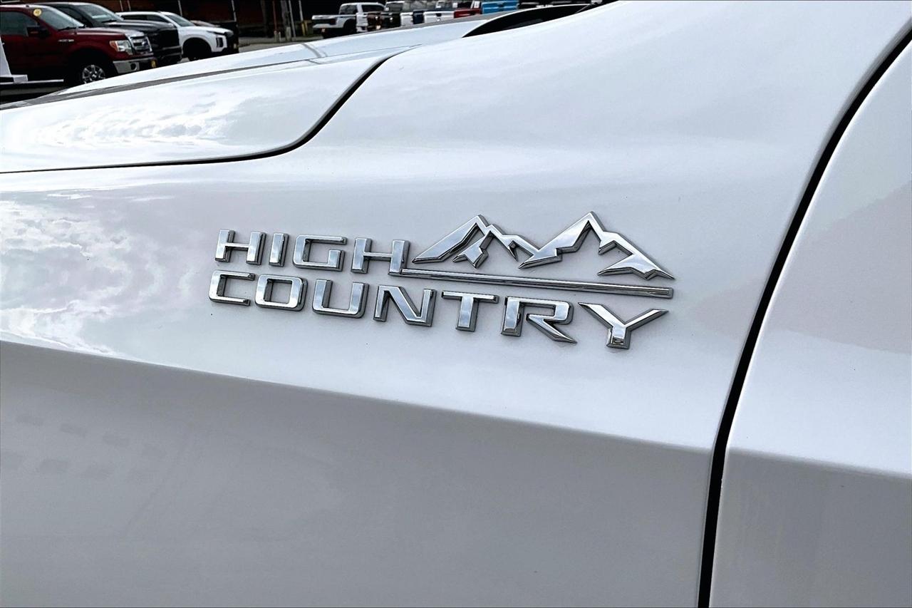 Chevrolet Tahoe 4WD 4dr High Country 2023