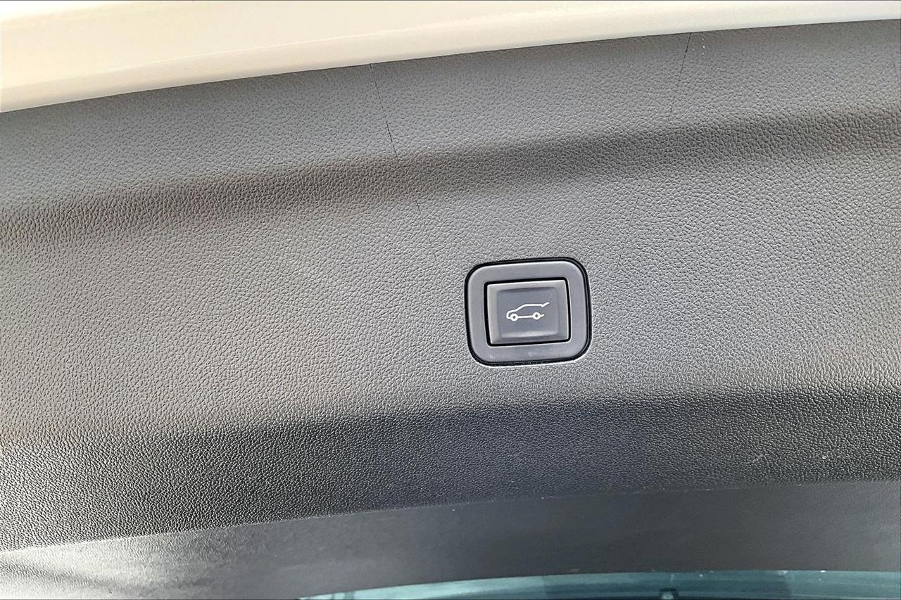 Chevrolet Tahoe 4WD 4dr High Country 2023