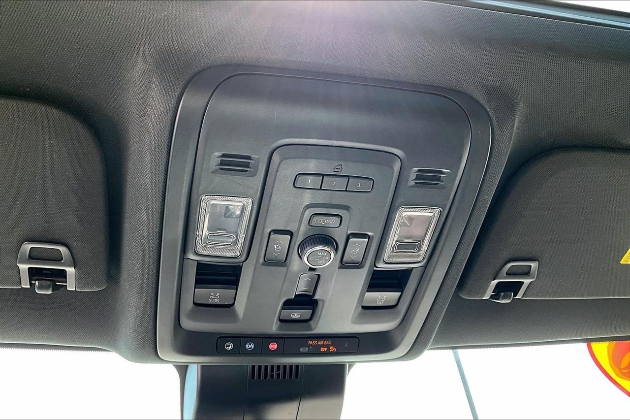 Chevrolet Suburban 4WD 4dr High Country 2023