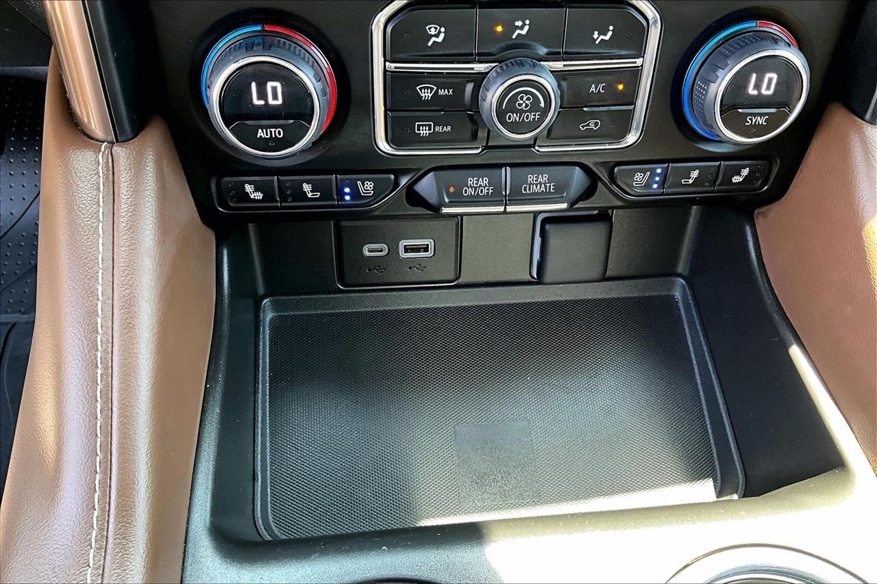 Chevrolet Suburban 4WD 4dr High Country 2023