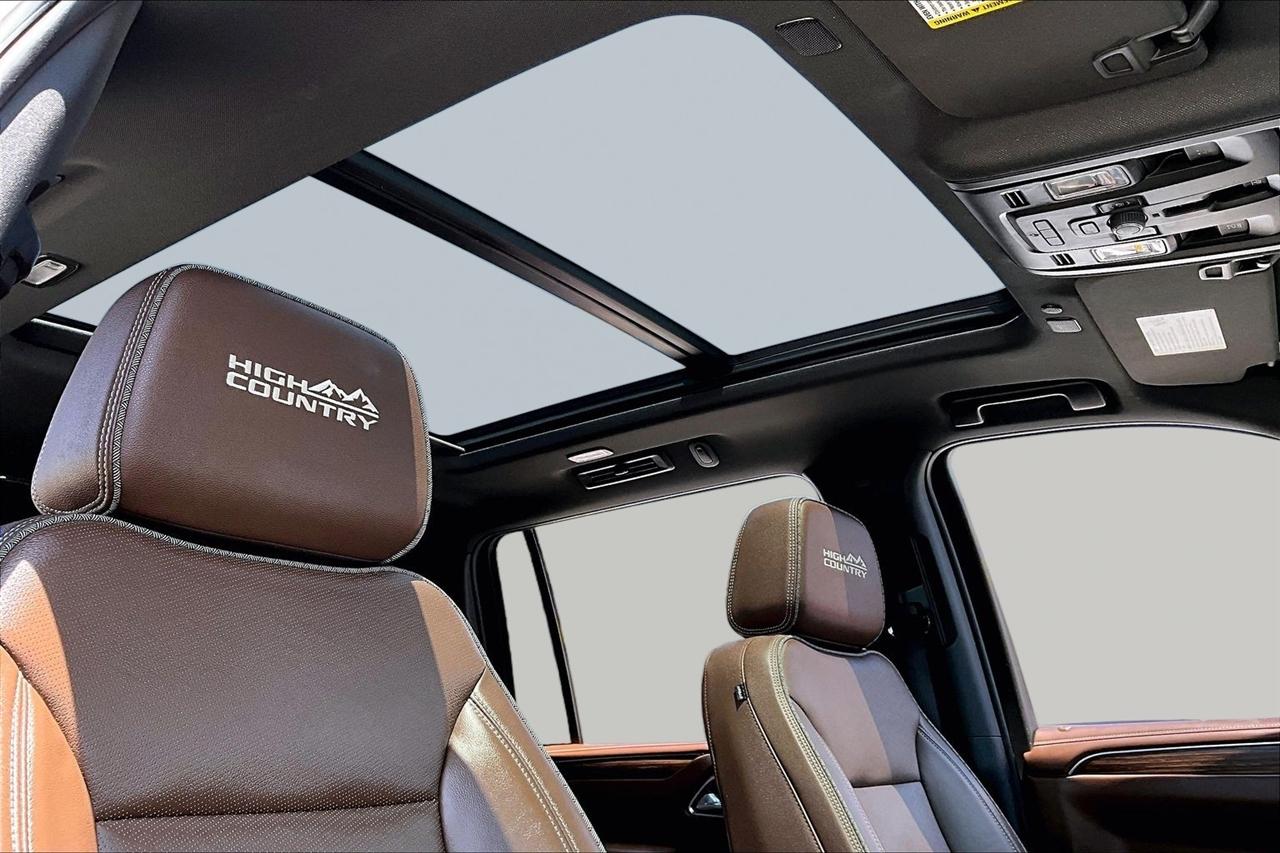 Chevrolet Suburban 4WD 4dr High Country 2023