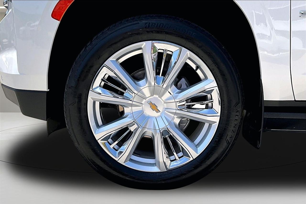Chevrolet Suburban 4WD 4dr High Country 2023