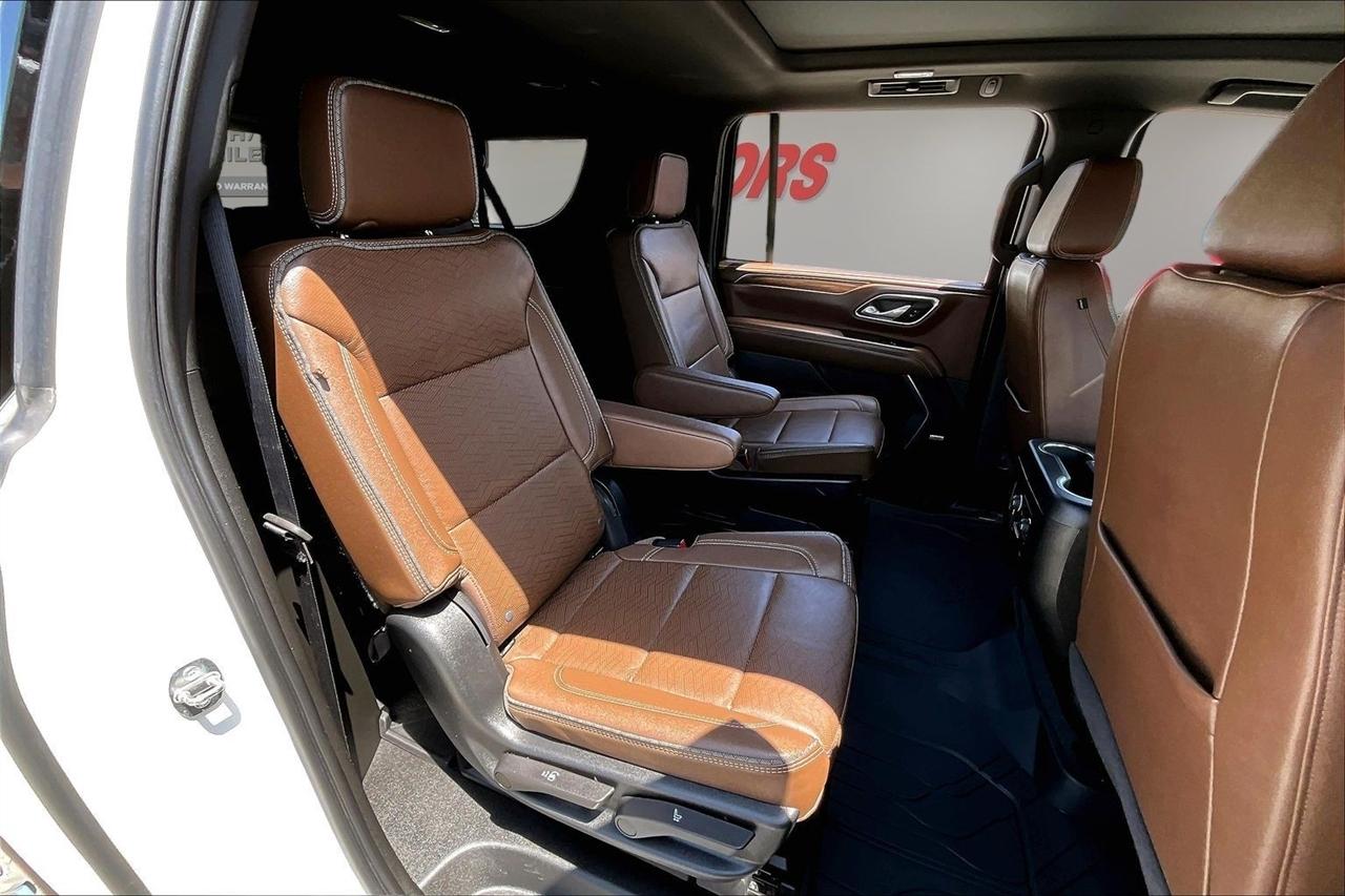 Chevrolet Suburban 4WD 4dr High Country 2023
