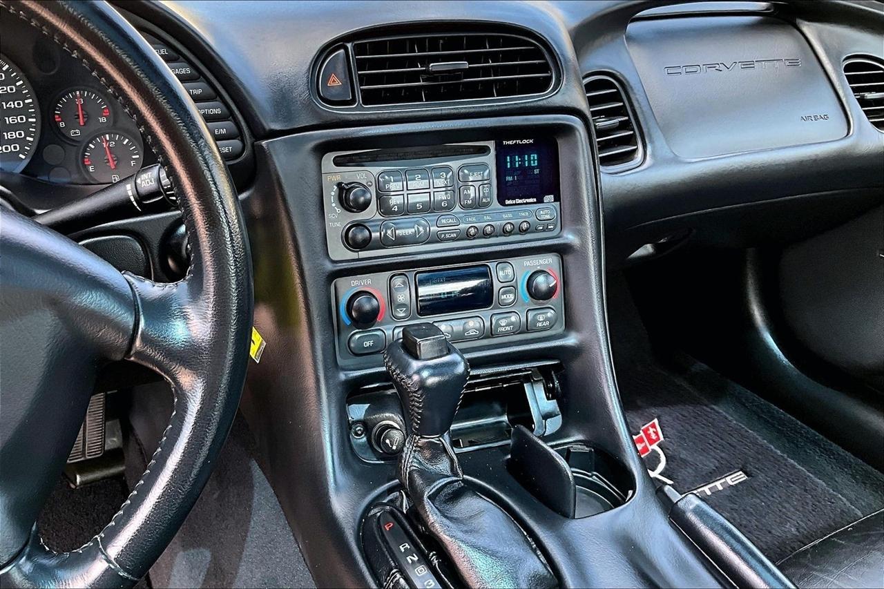 Chevrolet Corvette  2004