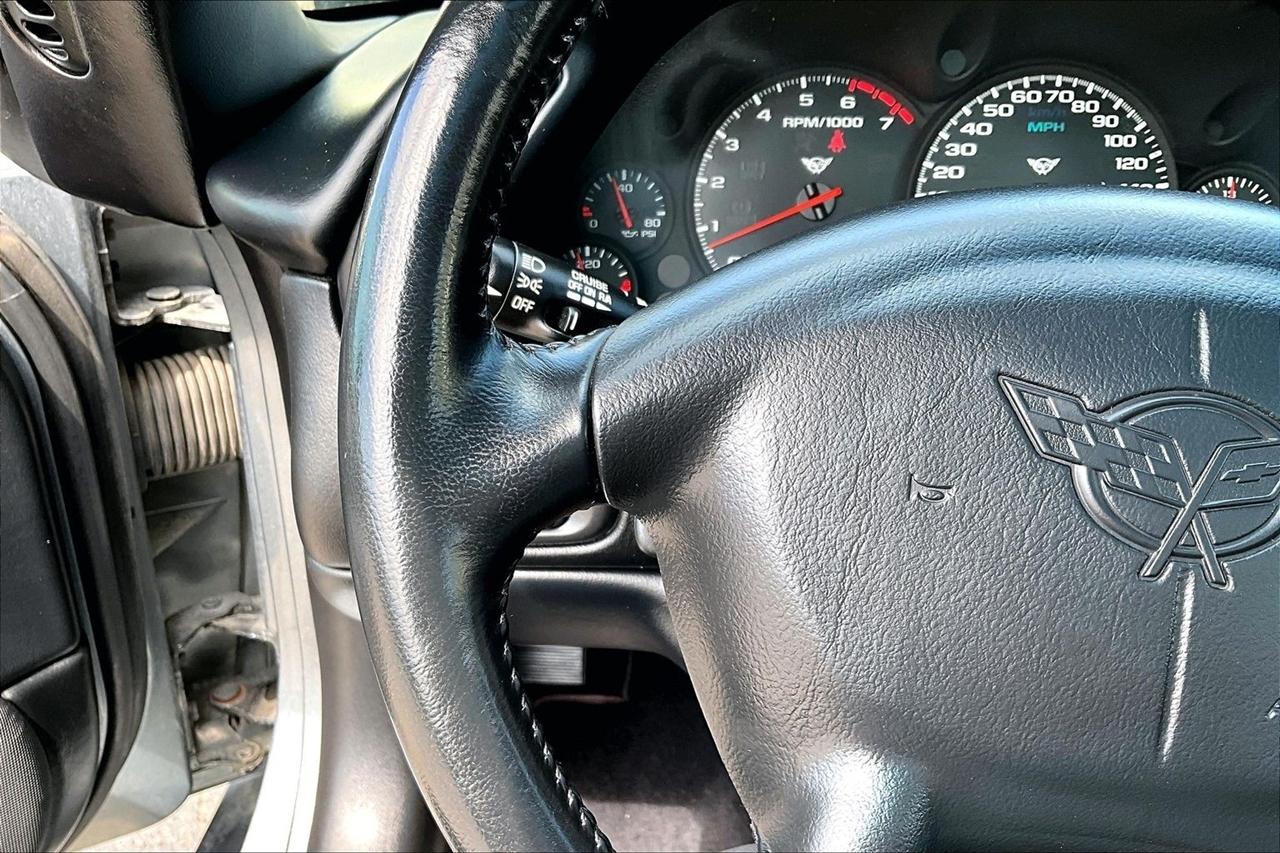 Chevrolet Corvette  2004