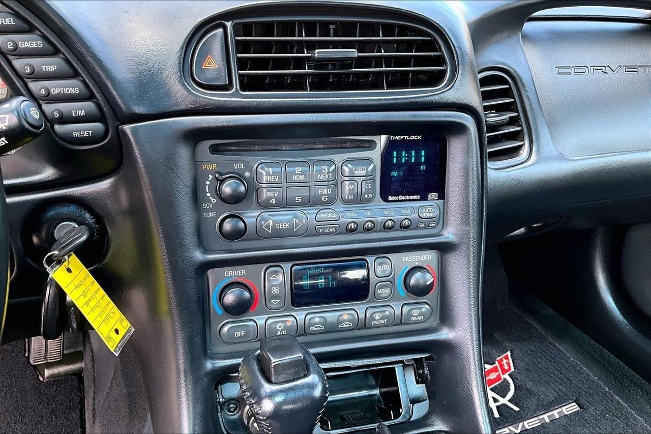 Chevrolet Corvette  2004