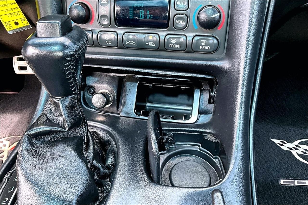 Chevrolet Corvette  2004