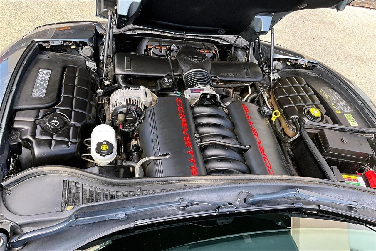 Chevrolet Corvette  2004