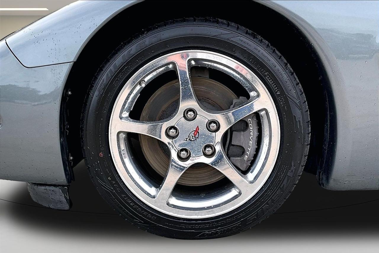 Chevrolet Corvette  2004