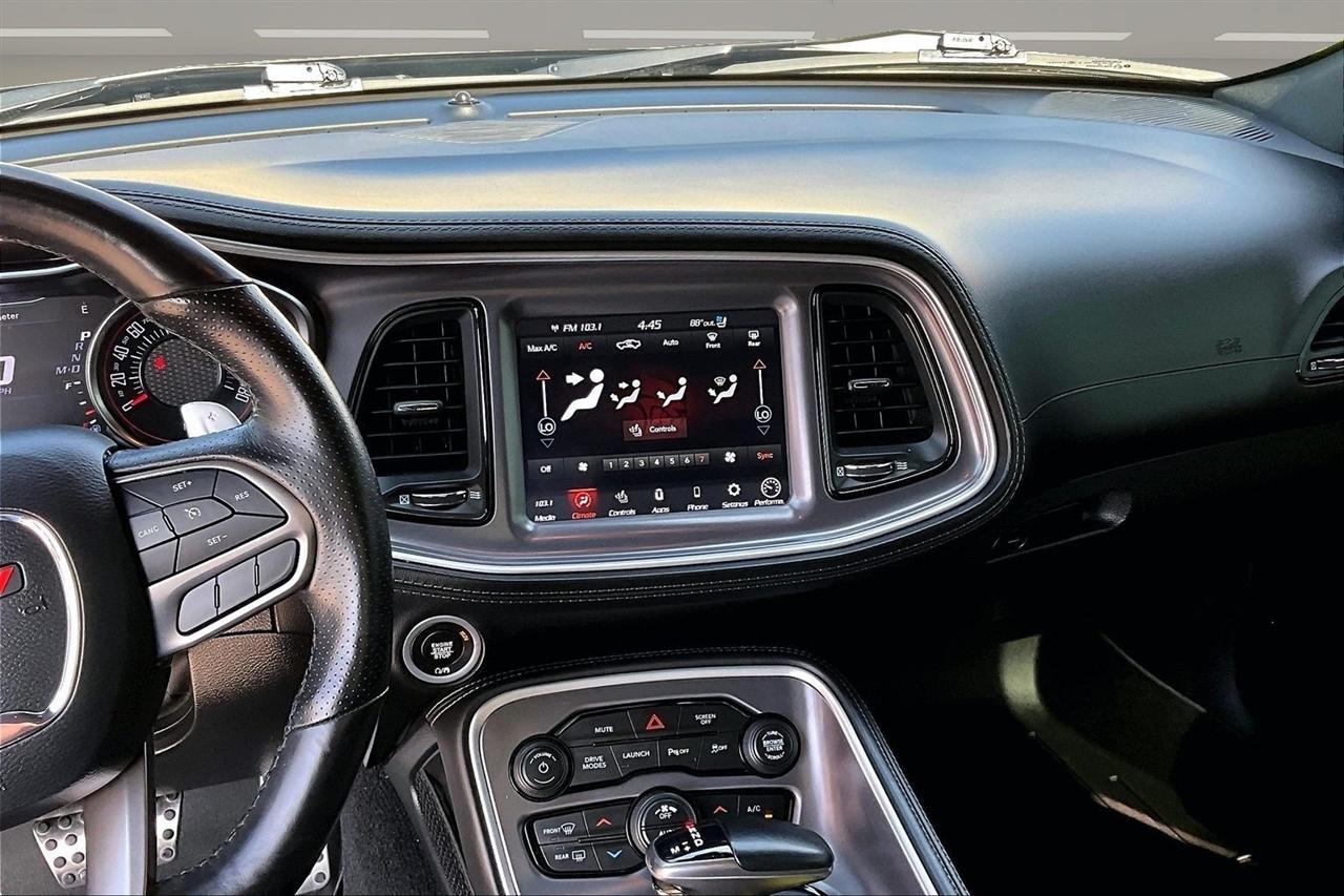 Dodge Challenger  2020