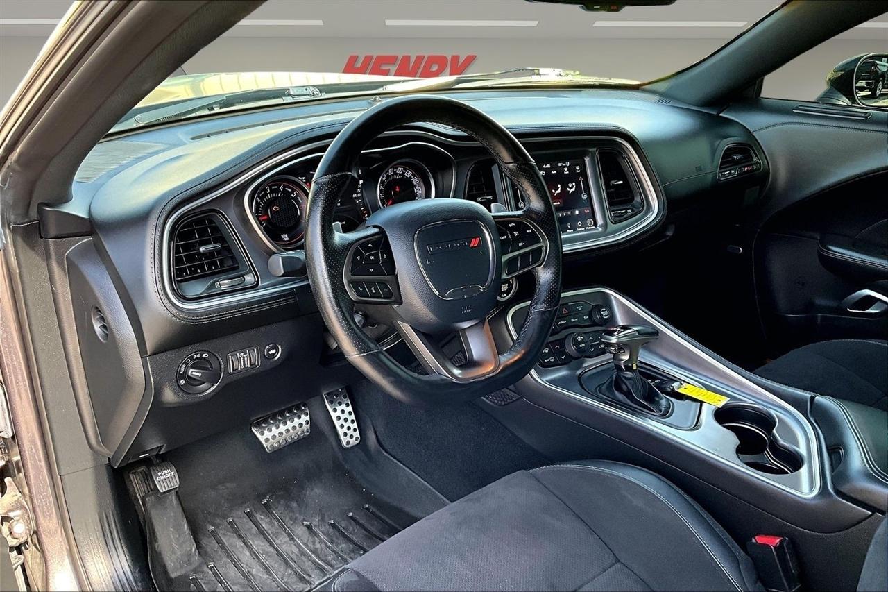 Dodge Challenger  2020